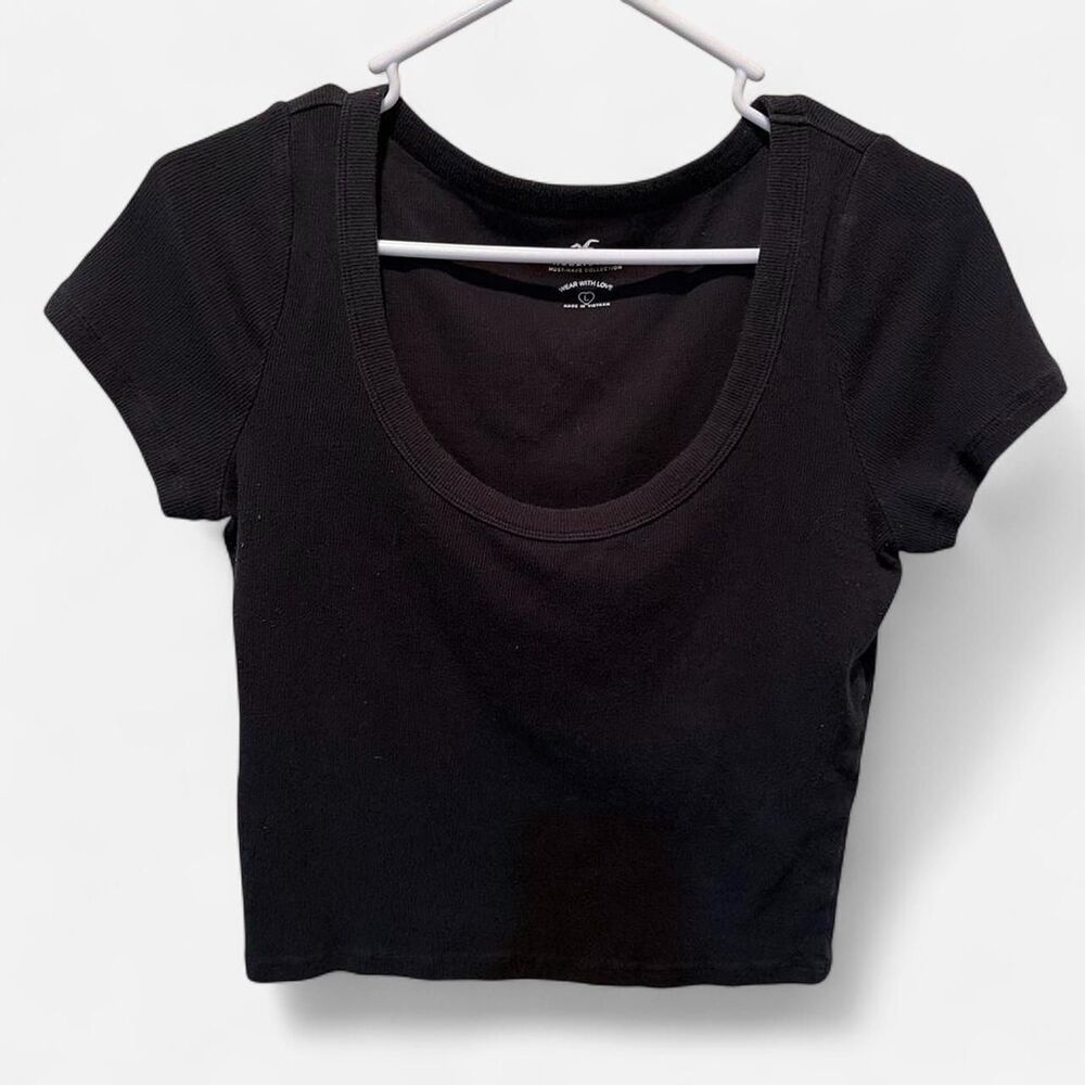 Hollister-co Women's Black Crop-top
